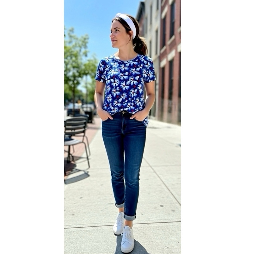 NWT LuLaRoe Blue Floral Top Sz S/XS US 4 Short Sleeve Classic T Shirt Blouse
